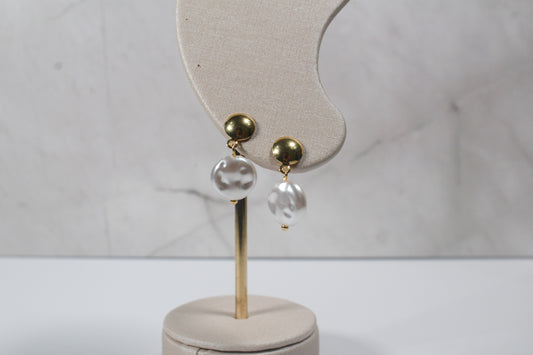 White Flat Pearl  Earring